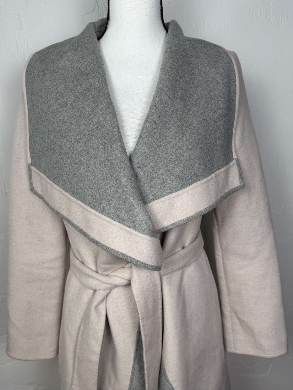 Lucky Brand Light Gray and Cream Wrap Tie Coat - Classic Style XS - Picture 3 of 16